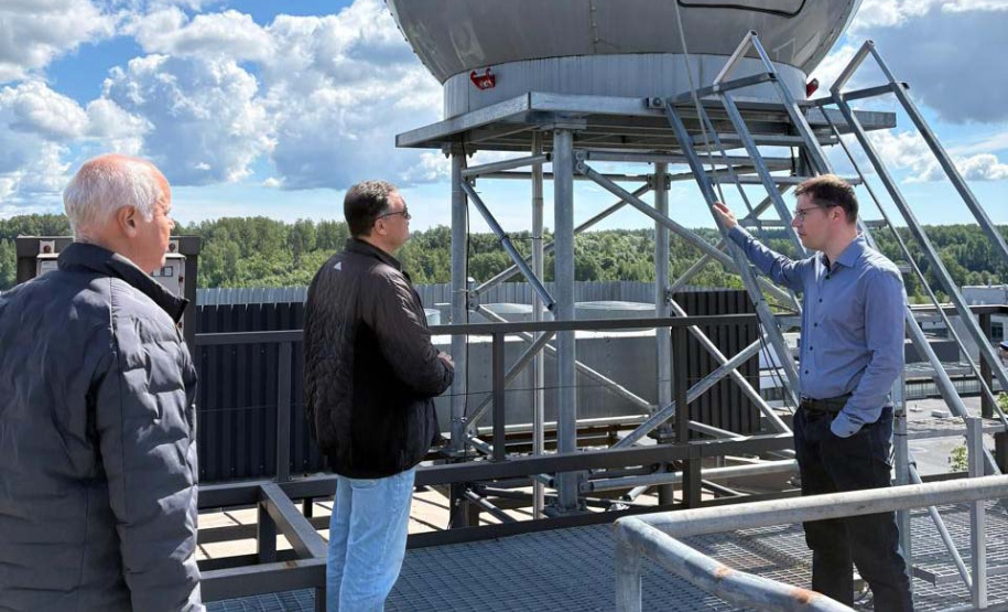 EQUIPES DO SIMEPAR E IAT TESTAM NOVO RADAR METEOROLÓGICO NA FINLÂNDIA