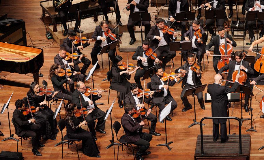 Mais de 4 mil pessoas prestigiam concerto que celebrou os 41 anos da Orquestra Sinfônica do Paraná