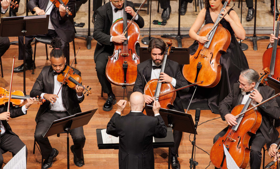 Mais de 4 mil pessoas prestigiam concerto que celebrou os 41 anos da Orquestra Sinfônica do Paraná