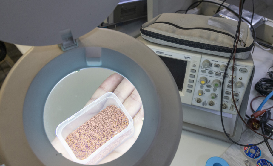 Startup incubada pelo Tecpar aposta em tecnologia que promete transformar produção farmacêutica no Brasil
