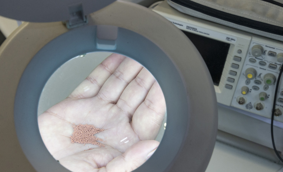 Startup incubada pelo Tecpar aposta em tecnologia que promete transformar produção farmacêutica no Brasil