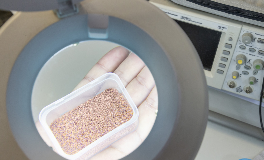 Startup incubada pelo Tecpar aposta em tecnologia que promete transformar produção farmacêutica no Brasil