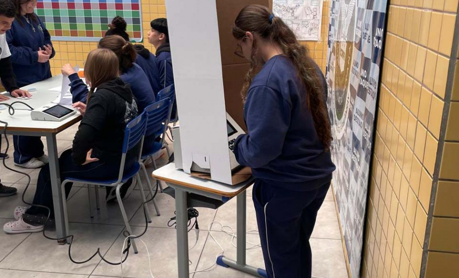 Parlamento Jovem inicia nova etapa com diplomação de vereadores mirins eleitos em 64 municípios do Paraná