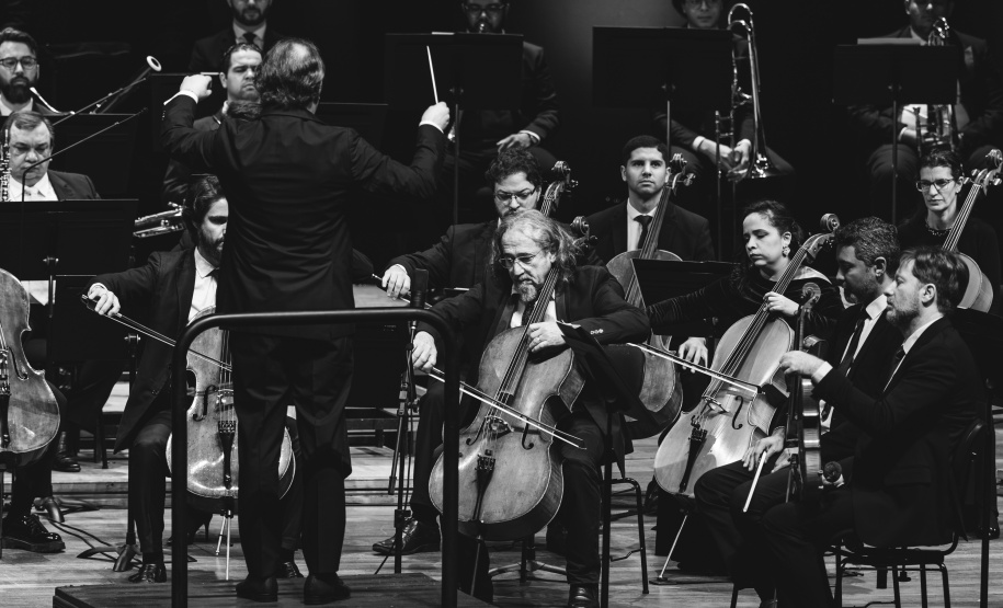 Orquestra Sinfônica do Paraná lota Guairão em semana de recorde de público