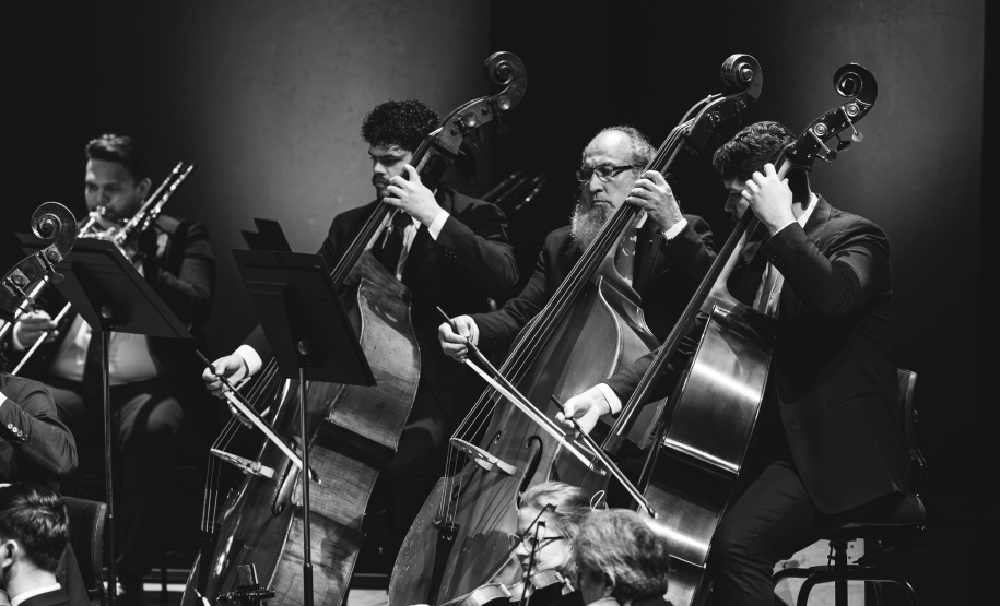 Orquestra Sinfônica do Paraná lota Guairão em semana de recorde de público