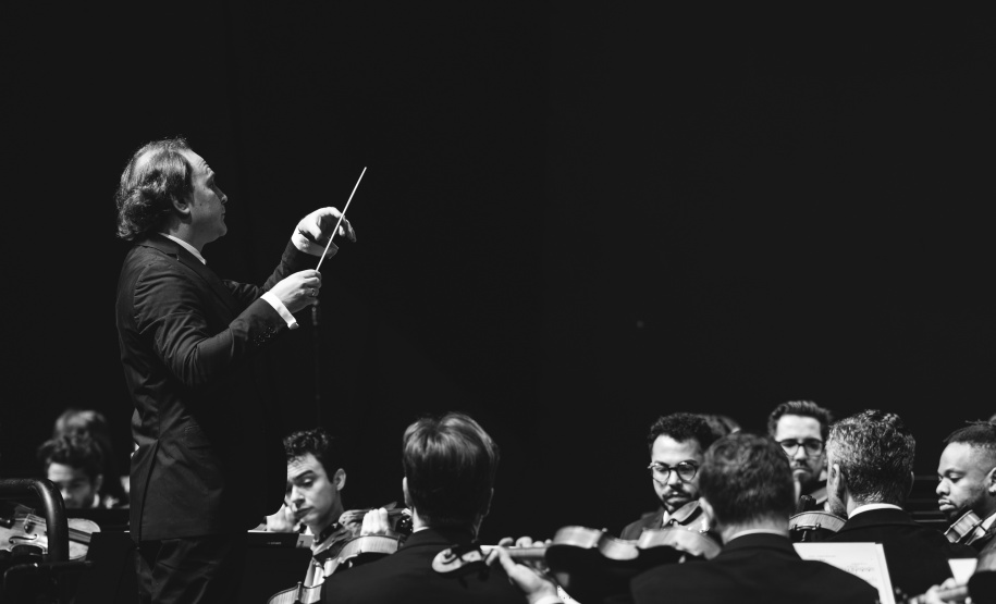 Orquestra Sinfônica do Paraná lota Guairão em semana de recorde de público