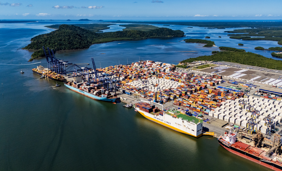 Portos do Paraná impulsiona exportação de frango e acelera transição energética no complexo