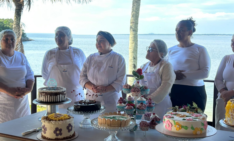 Primeira turma da Escola do Mar conclui curso de gastronomia e celebra formatura em Paranaguá