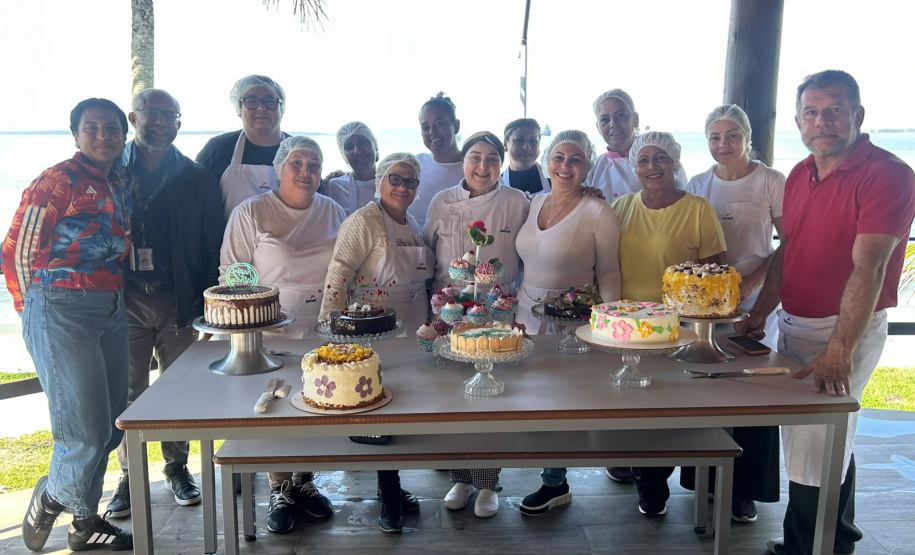 Primeira turma da Escola do Mar conclui curso de gastronomia e celebra formatura em Paranaguá