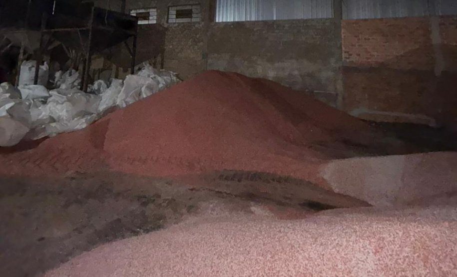 PCPR prende 7 pessoas e apreende maquinário para adulteração de fertilizantes em Ponta Grossa