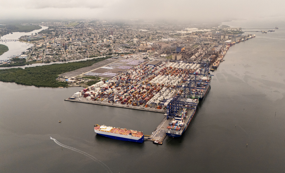 Porto de Paranaguá assume vice-liderança nacional na movimentação de veículos