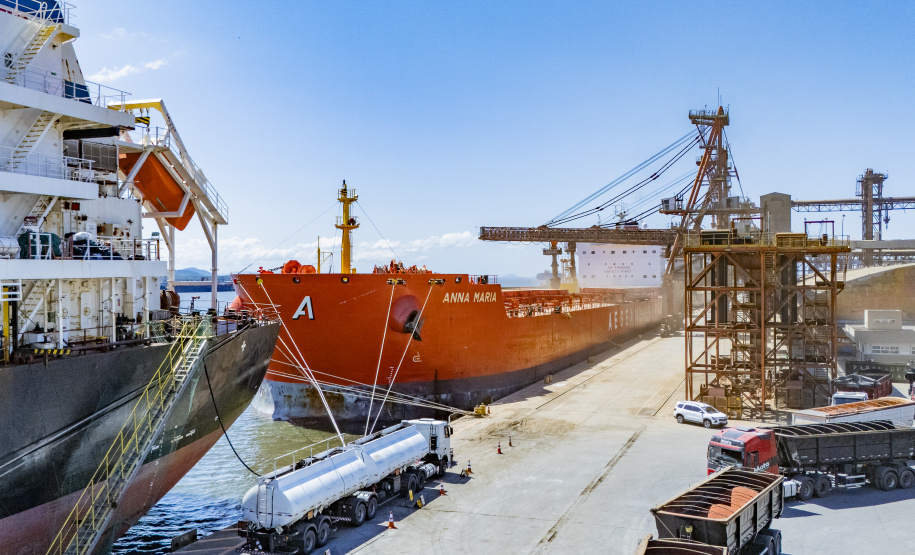 Exportações crescem 28,8% em maio e impulsionam movimentação nos portos paranaenses