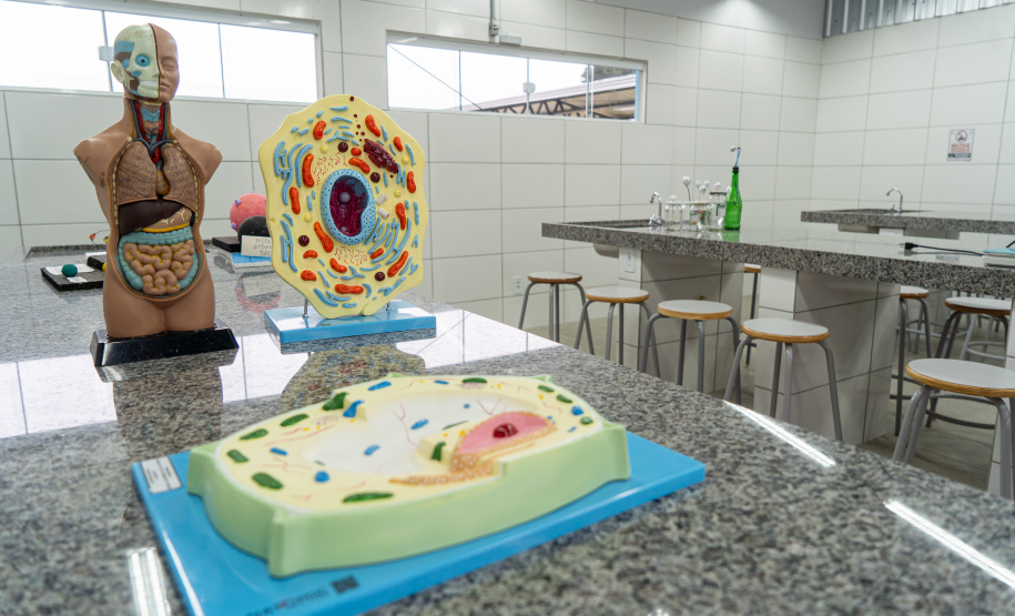 Com investimento de R$ 3,5 milhões, colégio do campo de Quitandinha ganha refeitório, laboratório e quadra coberta