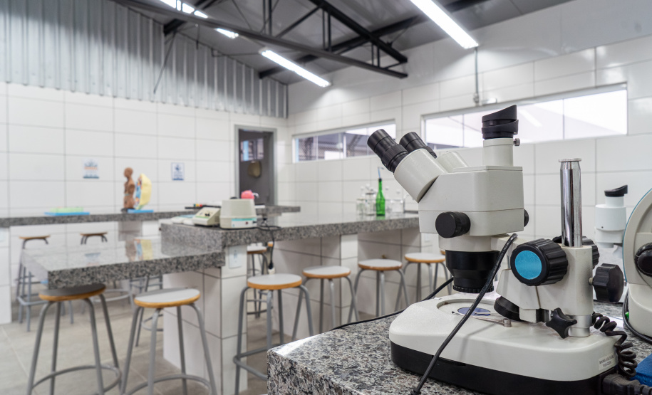 Com investimento de R$ 3,5 milhões, colégio do campo de Quitandinha ganha refeitório, laboratório e quadra coberta
