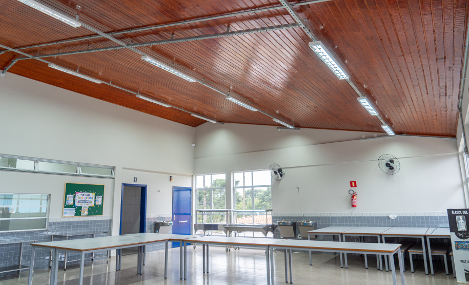 Com investimento de R$ 3,5 milhões, colégio do campo de Quitandinha ganha refeitório, laboratório e quadra coberta