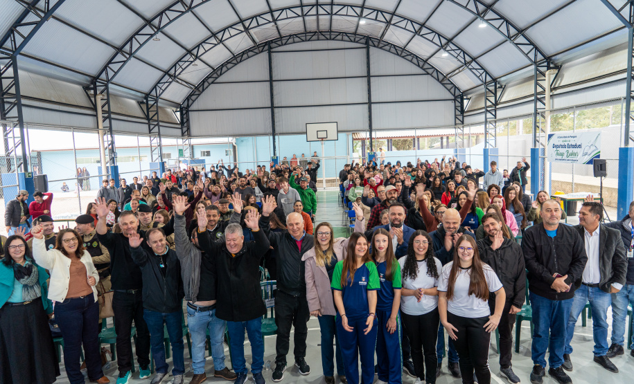 Com investimento de R$ 3,5 milhões, colégio do campo de Quitandinha ganha refeitório, laboratório e quadra coberta