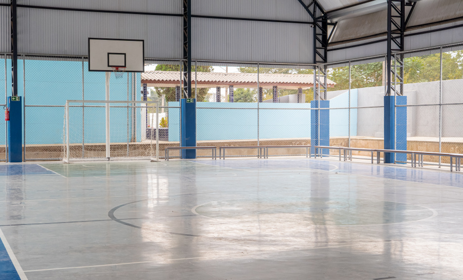 Com investimento de R$ 3,5 milhões, colégio do campo de Quitandinha ganha refeitório, laboratório e quadra coberta