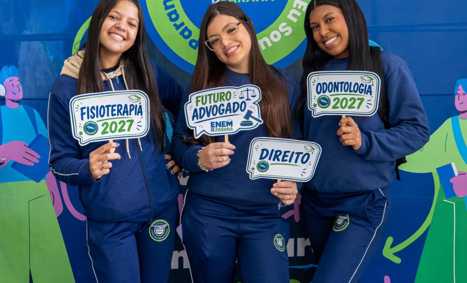 Universo UFPR: feira de cursos aproxima estudantes do Ensino Superi or