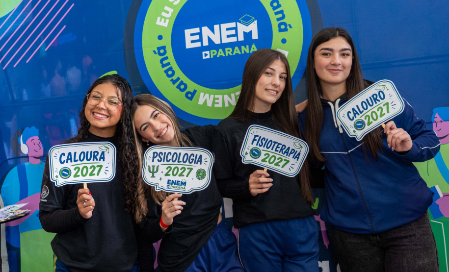 Universo UFPR: feira de cursos aproxima estudantes do Ensino Superi or