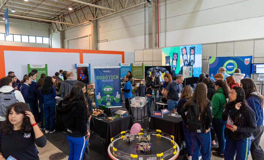 Universo UFPR: feira de cursos aproxima estudantes do Ensino Superi or