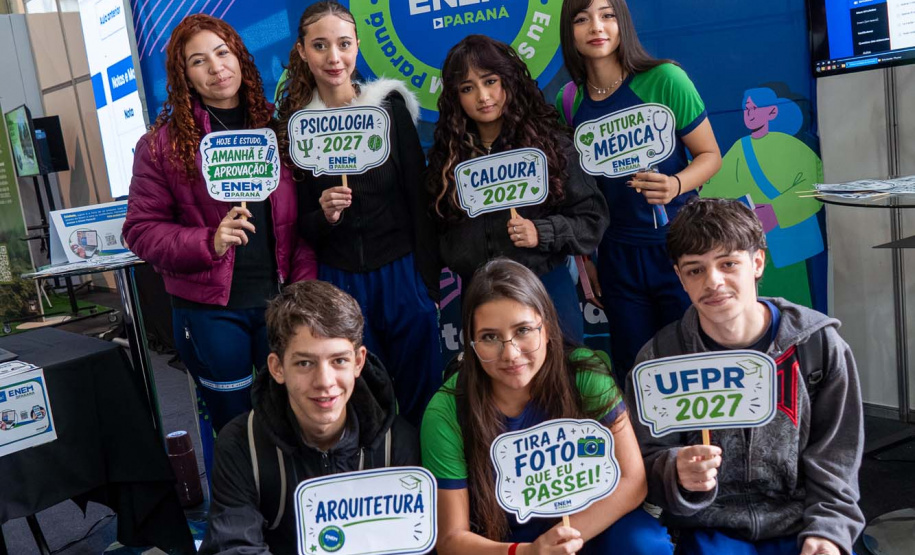 Universo UFPR: feira de cursos aproxima estudantes do Ensino Superi or