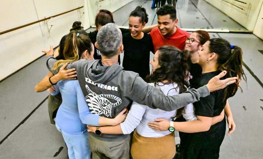 Teatro Guaíra oferece curso gratuito de técnicas corporais para artistas do movimento"