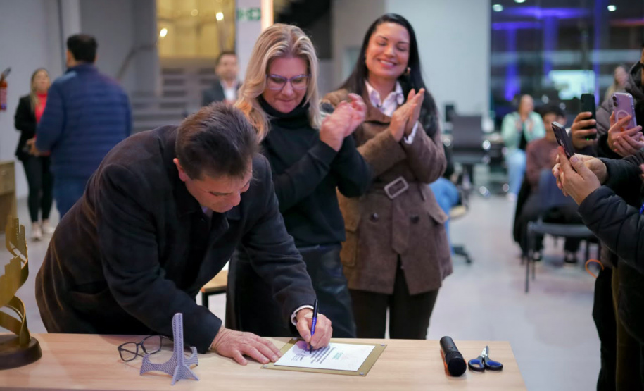 INOVAÇÃO: Com apoio do Estado, Guarapuava inicia atividade do espaço coworking municipa