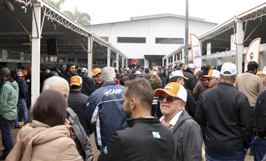 ABERTURA FEIRA AVES