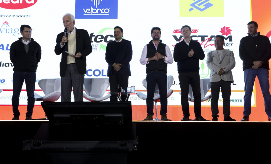 ABERTURA FEIRA AVES