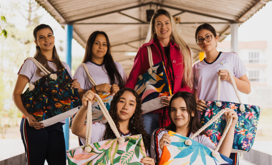 Estudantes da rede estadual transformam adoção animal em campanhas de impacto e conquistam prêmio nacional de criatividade