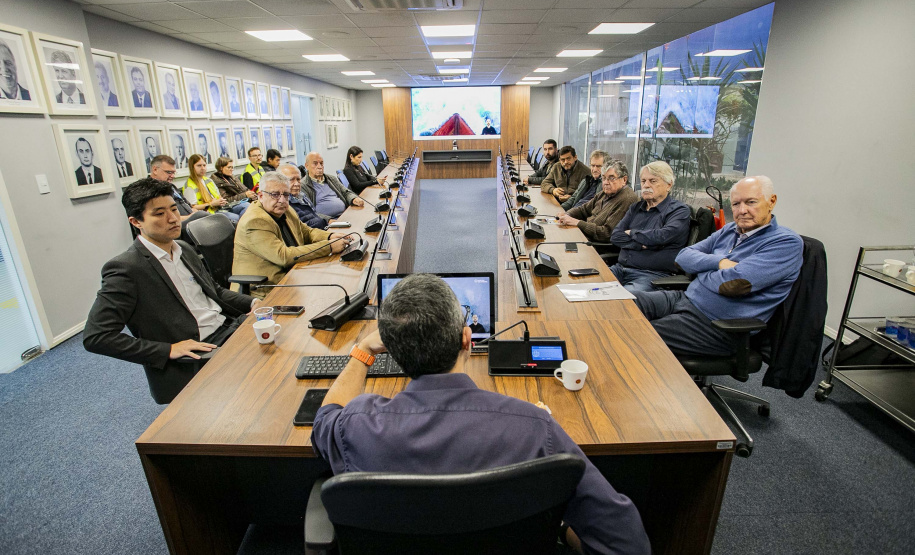 Movimento Pró-Paraná conhece projetos da Portos do Paraná e visita obras do Moegão