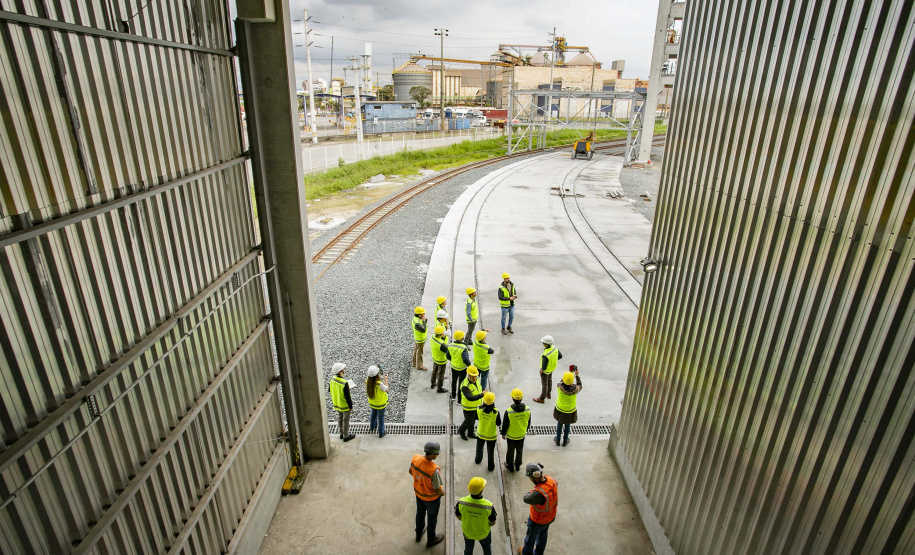 Movimento Pró-Paraná conhece projetos da Portos do Paraná e visita obras do Moegão