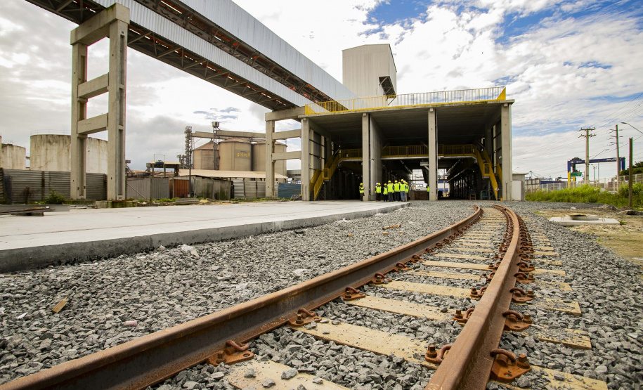 Movimento Pró-Paraná conhece projetos da Portos do Paraná e visita obras do Moegão