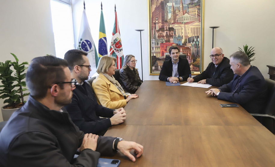 Governo do Estado assina convênio para construção do novo Hospital Bairro Novo, em Curitiba