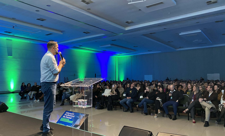 Educação oferece formação para coordenadores da Educação Profissional em Foz do Iguaçu