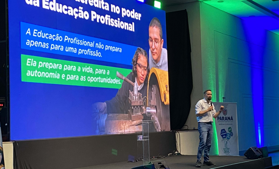 Educação oferece formação para coordenadores da Educação Profissional em Foz do Iguaçu