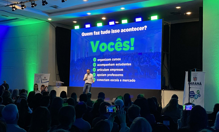Educação oferece formação para coordenadores da Educação Profissional em Foz do Iguaçu