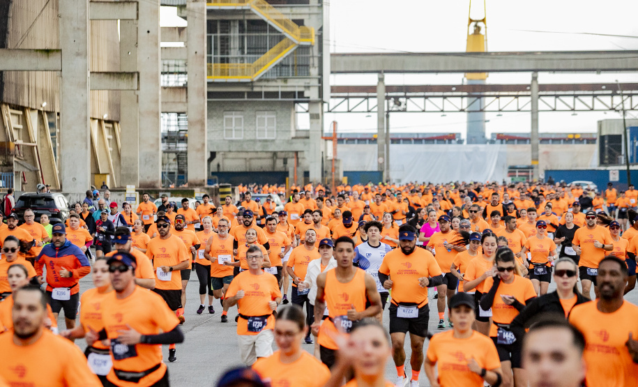 4ª Corrida do Porto bate recorde de público e reúne atletas de 15 estados brasileiros