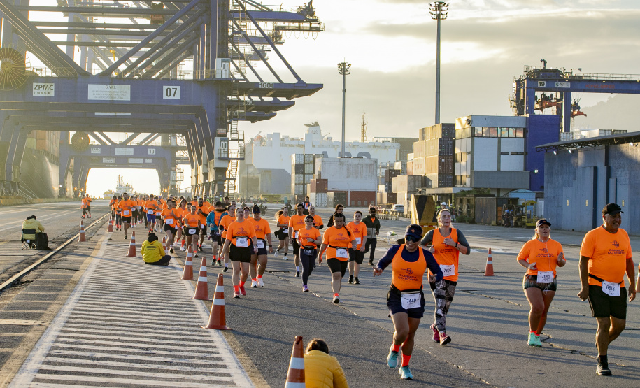 4ª Corrida do Porto bate recorde de público e reúne atletas de 15 estados brasileiros