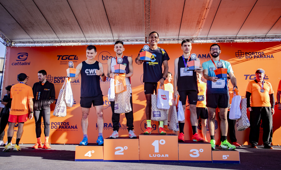 4ª Corrida do Porto bate recorde de público e reúne atletas de 15 estados brasileiros