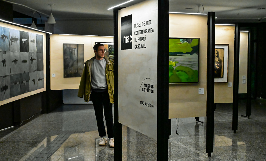Cascavel recebe museu satélite do MAC-PR com casa cheia