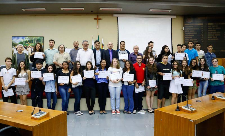 Com apoio da Seed, eleições do Parlamento Jovem mobilizam estudantes em 88 colégios da rede estadual.