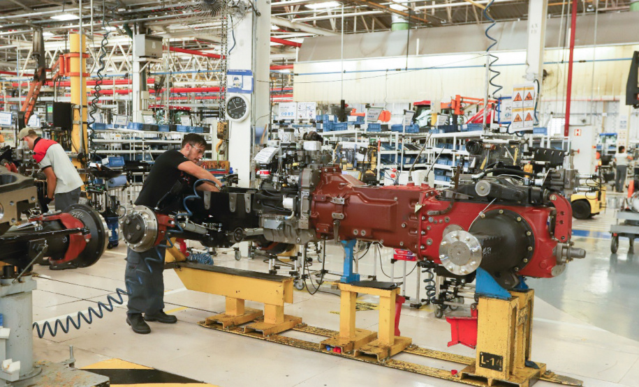 INDUSTRIA E SERVIÇO