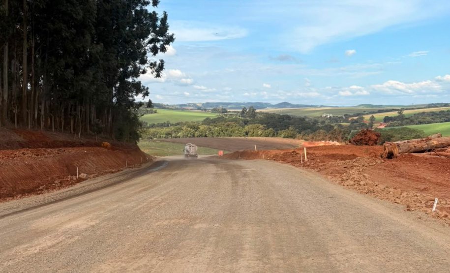 Pavimentação da PR-239 entre Mato Rico e Roncador