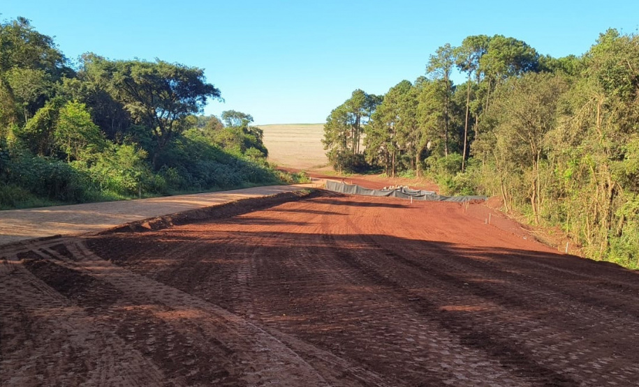 Pavimentação da PR-239 entre Mato Rico e Roncador