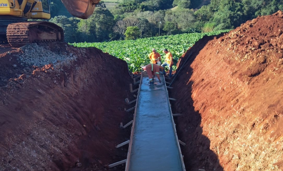 Pavimentação da PR-239 entre Mato Rico e Roncador