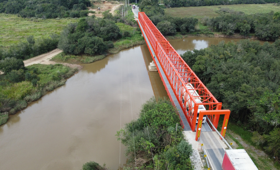 Ponte do Rio da Várzea, entre a Lapa e Campo do Tenente
