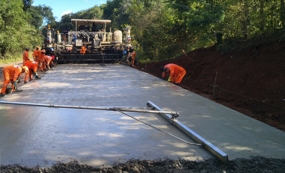 Obra de whitetopping da PR-460 e PRC-487 entre Pitanga e Nova Tebas