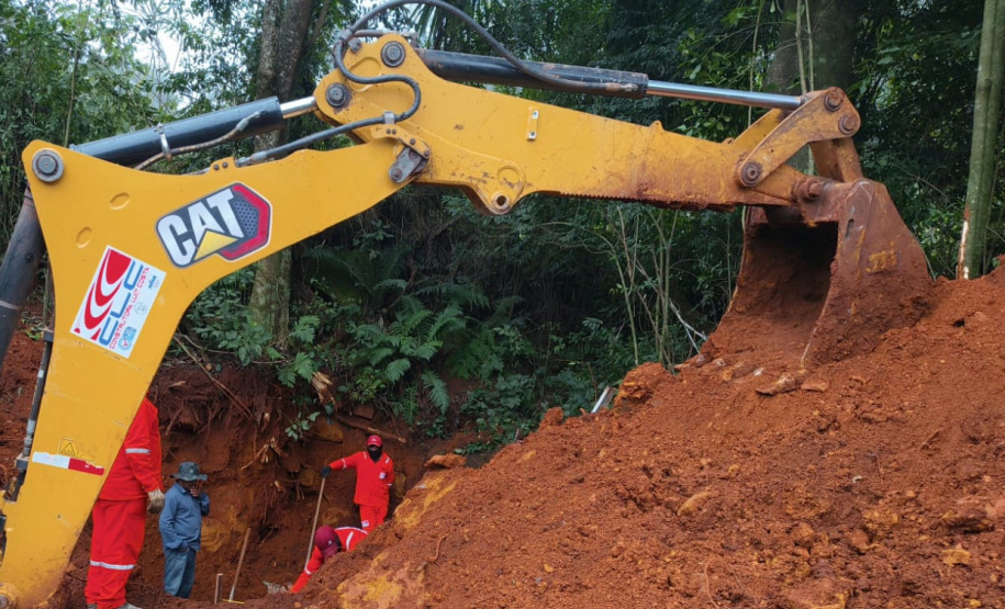 Obra de whitetopping da PR-460 e PRC-487 entre Pitanga e Nova Tebas