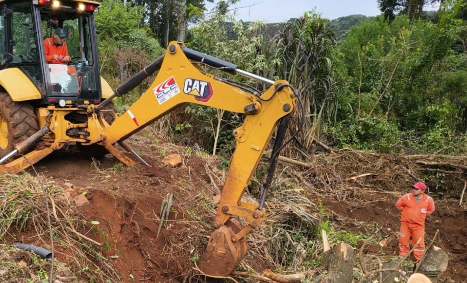 Obra de whitetopping da PR-460 e PRC-487 entre Pitanga e Nova Tebas